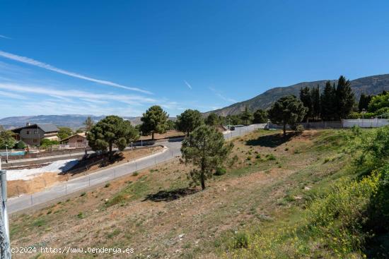 Parcela urbana de 2.000 m2 en la Zubia en un entorno único. - GRANADA