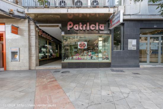 ¡LOCAL COMERCIAL DE 240 M2 EN PLENO CENTRO DE GRANADA! - GRANADA