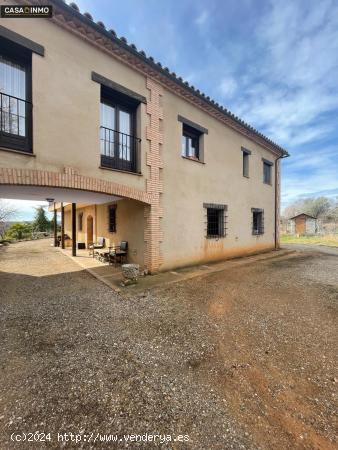 Se vende casa con terreno en Alquézar. - HUESCA