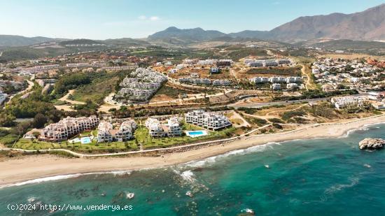 Ático de 2 dormitorios y 2 baños con vistas panorámicas al mar. Casares Costa - MALAGA