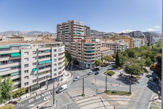 VISTAS DESPEJADAS EN UNO DE LOS EDIFICIOS MÁS EMBLEMÁTICOS DE GRANADA - GRANADA