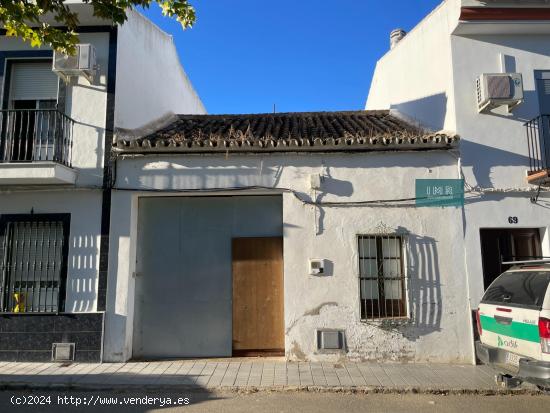 Casa-almacén con terreno en Carrión de los Céspedes - SEVILLA