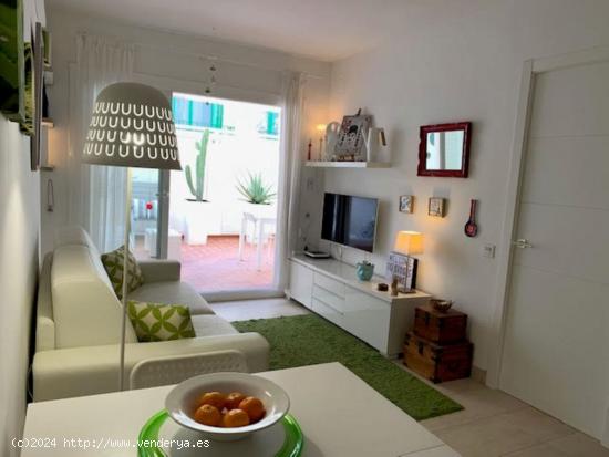 Apartamento  en el centro del pueblo y cerca de todos los servicios. HUTB-014094 - BARCELONA