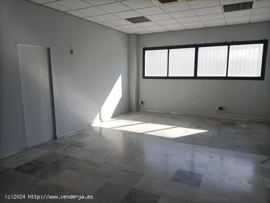 Venta de Comercial en Mairena del Aljarafe (Sevilla) - SEVILLA