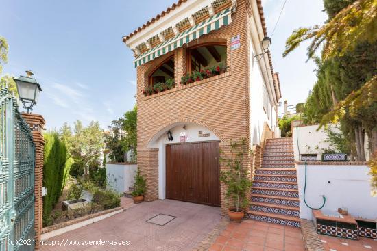 DOS CASAS EN VENTA EN URB. VIÑA DEL REY - GRANADA