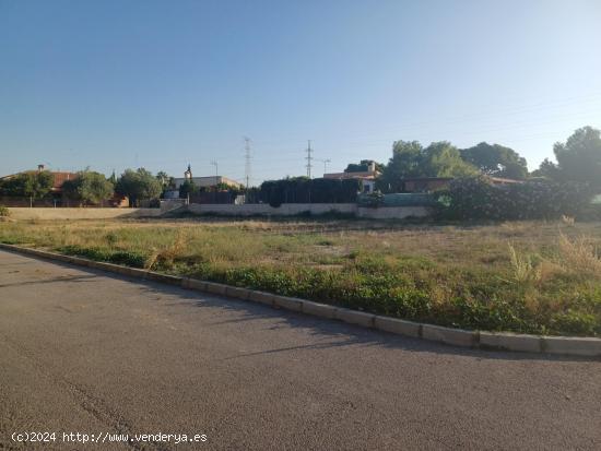  CONTSTRUYE TU HOGAR EN ESTE SOLAR URBANO DE 1.300 m2 EN  LOS GIRASOLES  - ALICANTE 