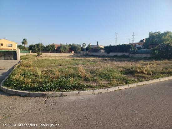 CONTSTRUYE TU HOGAR EN ESTE SOLAR URBANO DE 1.300 m2 EN  LOS GIRASOLES  - ALICANTE