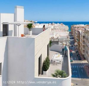 Nuevo Residencia con vistas laterales al mar en Torrevieja - ALICANTE