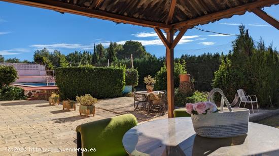 Chalet en la urbanización Pedralvilla de Olocau - VALENCIA