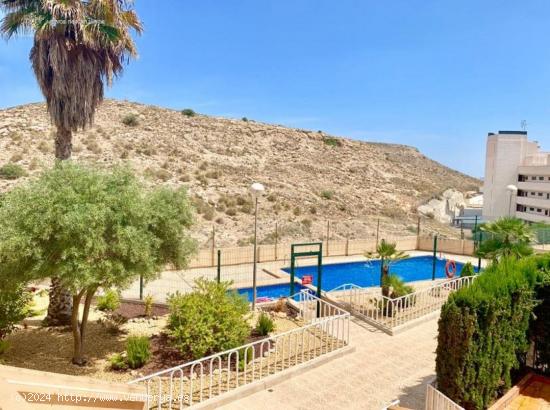 ADOSADO CON PISCINA EN SANTA POLA, ZONA SANTIAGO BERNABEU - ALICANTE