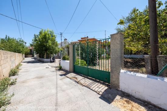 Bonita Casa con amplia parcela y buenas vistas en La Zubia. - GRANADA