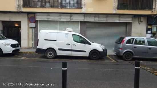 Se Alqulila Local en zona comercial Manises - VALENCIA