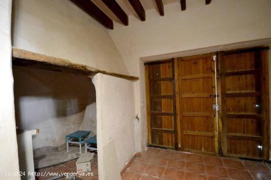 EN EL ENCANTADOR PUEBLO DE BUGER, CASITA DE CASI 70 M2 - BALEARES