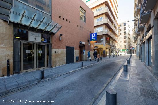 PLAZA DE APARCAMIENTO EN EL MERCADO DE SAN AGUSTIN - GRANADA