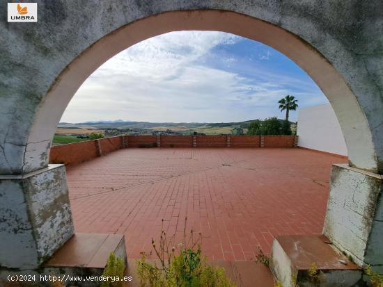 GRAN PARCELA URBANA CON VISTAS EN VENTA EN ESPERA - CADIZ