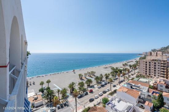 Exclusivo Piso en Primera Línea de Playa – Paseo de Velilla, Almuñécar - GRANADA