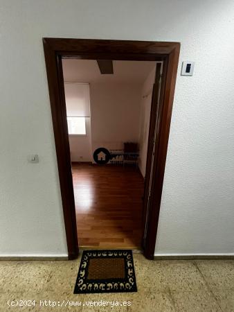 INMOBILIARIA TEJARES ALQUILA OFICINA EN LA CALLE ROSARIO - ALBACETE