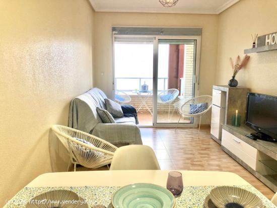 SE ALQUILA APARTAMENTO DE 2 D A TAN SOLO 100 METROS DE LA PLAYA DEL CURA EN TORREVIEJA - ALICANTE