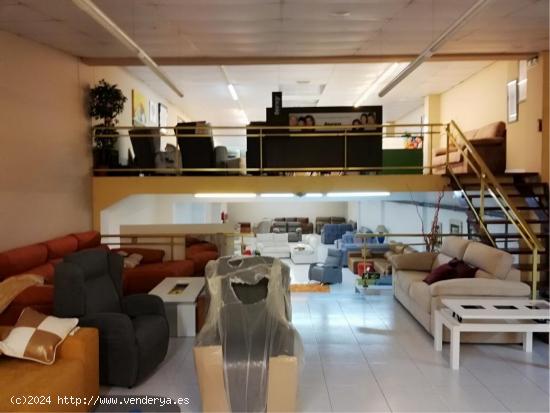 En venta Edificio con Bajo de 400 metros y ocho viviendas - A CORUÑA