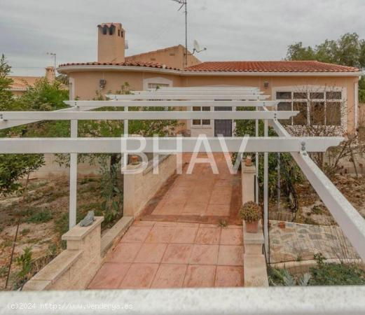 Casa en venta en Busot - ALICANTE