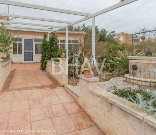 Casa en venta en Busot - ALICANTE