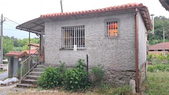 ¡ OPORTUNIDAD única ! Casa RESTAURADA con FINCA. 1,5 Km de A  PEROXA. - ORENSE