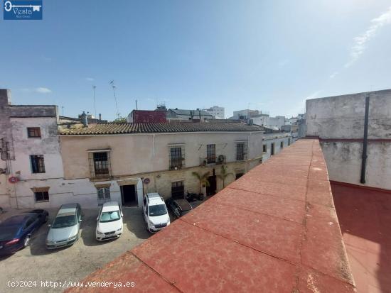 CASA EN LA CATEDRAL - CADIZ