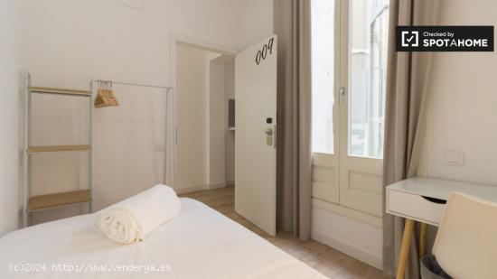 Alquiler de habitaciones en apartamento Co-living de 9 habitaciones en Barcelona - BARCELONA