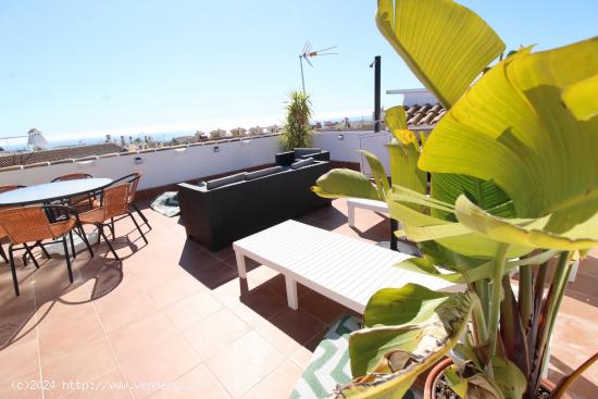 Bungalow planta alta, reformado, con solárium privado, vistas al mar y licencia Turística. - ALICA