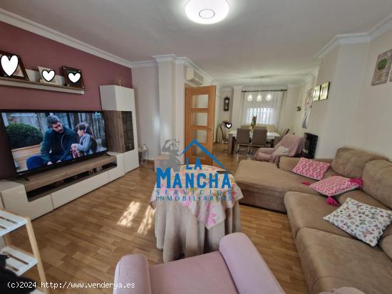 INMOBILIARIA LA MANCHA VENDE CASA DE 3 PLANTAS EN CHINCHILLA - ALBACETE