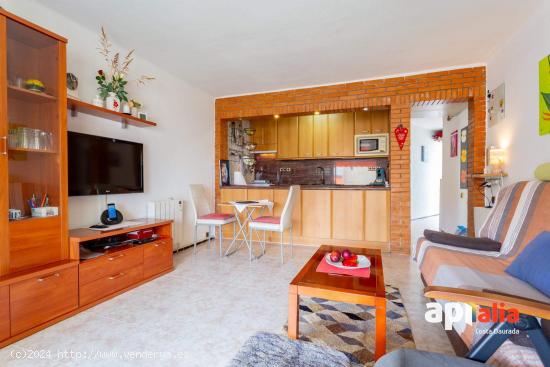 APARTAMENTO CON VISTAS AL MAR EN ZONA LA LLOSA (CAMBRILS) - TARRAGONA