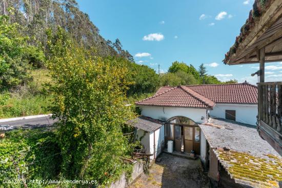  Casa de Pueblo con Panera, Granero, Cuadra y Más de 90.000m2 para Uso Agrario  - ASTURIAS