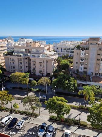 Piso céntrico en Marbella con parking, piscina... - MALAGA