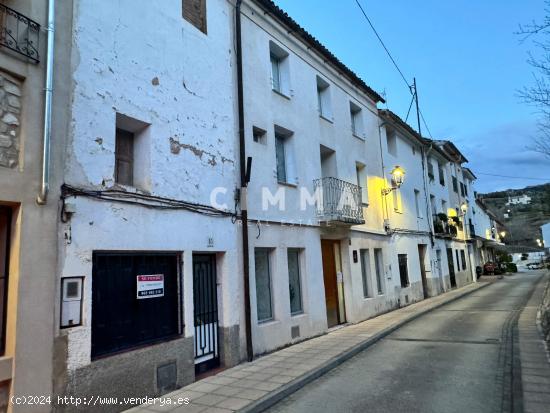 Espléndida Casa de Pueblo en Benimantell (PARA REFORMAR) - ALICANTE