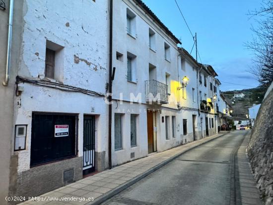 Espléndida Casa de Pueblo en Benimantell (PARA REFORMAR) - ALICANTE