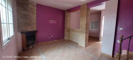 Chalet adosado en venta en Calle Laguna, 41014, Sevilla (Sevilla) 109.000 € - SEVILLA