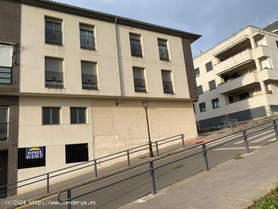  CASABANCO VENDE   LOCAL COMERCIAL EN CORIA - CACERES 