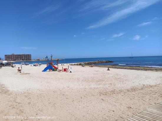 DUPLEX con 2 dormitorios a pocos minutos de la playa de Los Locos y del Cura, - ALICANTE