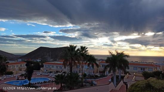 Tu Refugio en Chayofa: Elegante Apartamento con Amplia Terraza y Garaje Privado - SANTA CRUZ DE TENE