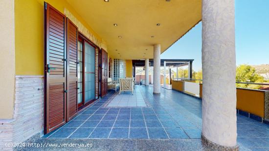 CHALET CON ASCENSOR EN EL ESPARRAGAL - MURCIA