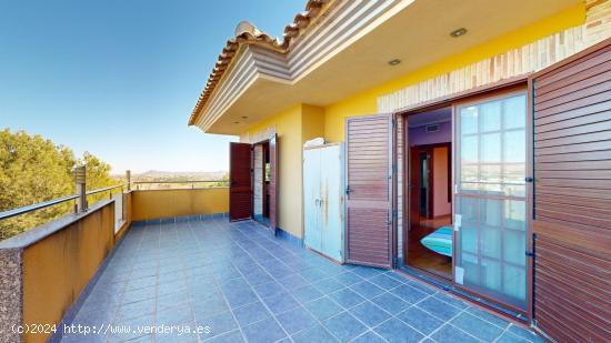 CHALET CON ASCENSOR EN EL ESPARRAGAL - MURCIA