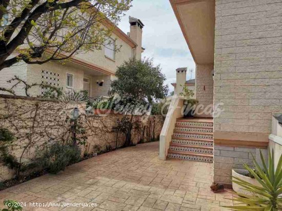 Casa-Chalet en Venta en Loma Bada Alicante