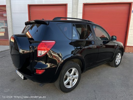 Toyota Rav4 2.2 D4D 177cv Premium - Griñon