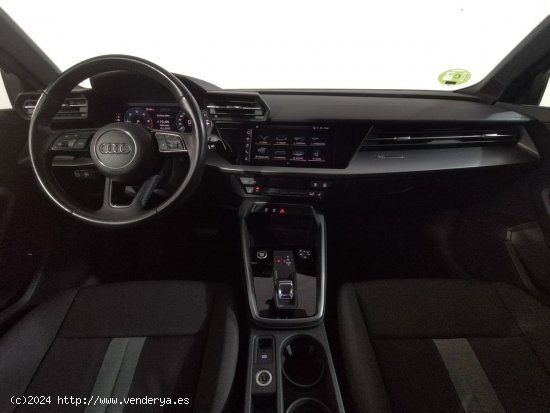 Audi A3 Sportback 35 TDI S line - 