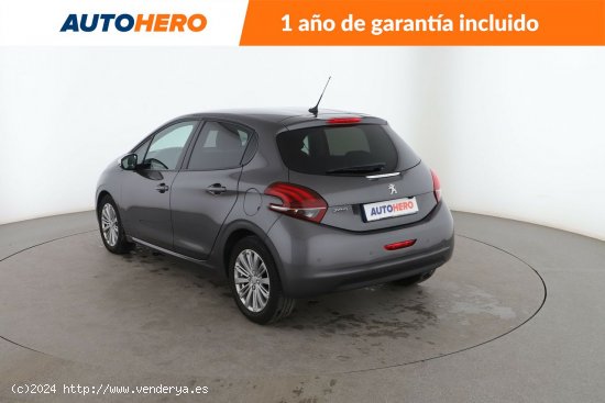 Peugeot 208 1.2 PureTech Signature - 