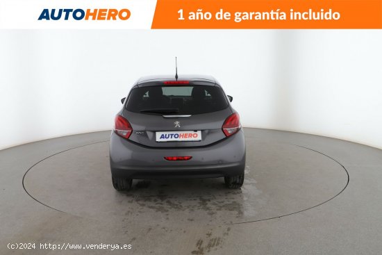 Peugeot 208 1.2 PureTech Signature - 