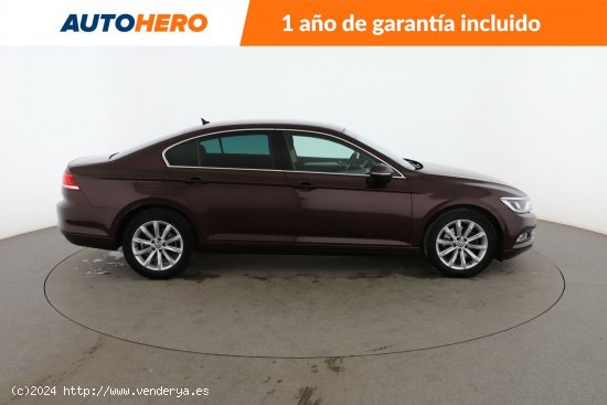 Volkswagen Passat 2.0 TDI Advance BlueMotion - 