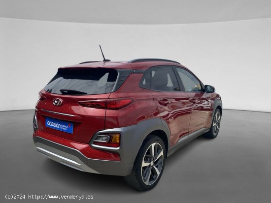 Hyundai Kona  1.0 T-GDi 88,3 kW (120 CV) MT6 2WD Premium con asientos en cuero rojo - 