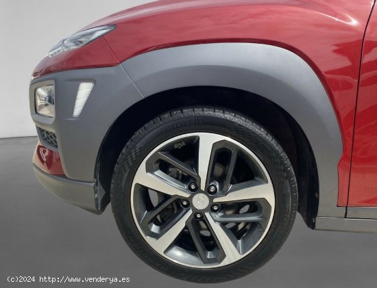 Hyundai Kona  1.0 T-GDi 88,3 kW (120 CV) MT6 2WD Premium con asientos en cuero rojo - 