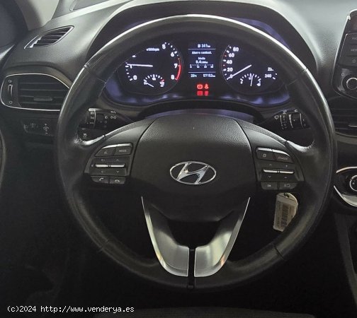 Hyundai i30  FL 1.0 T-GDi 88,3 kW (120 CV) MT6 2WD Sense + - 